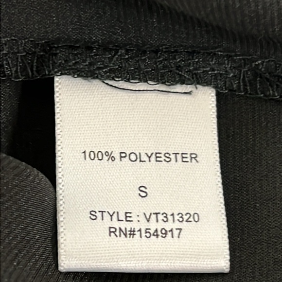 Vine & Love Women’s Satin Finish Long Flouncy Sleeved Blouse Size Small - Picture 5 of 10